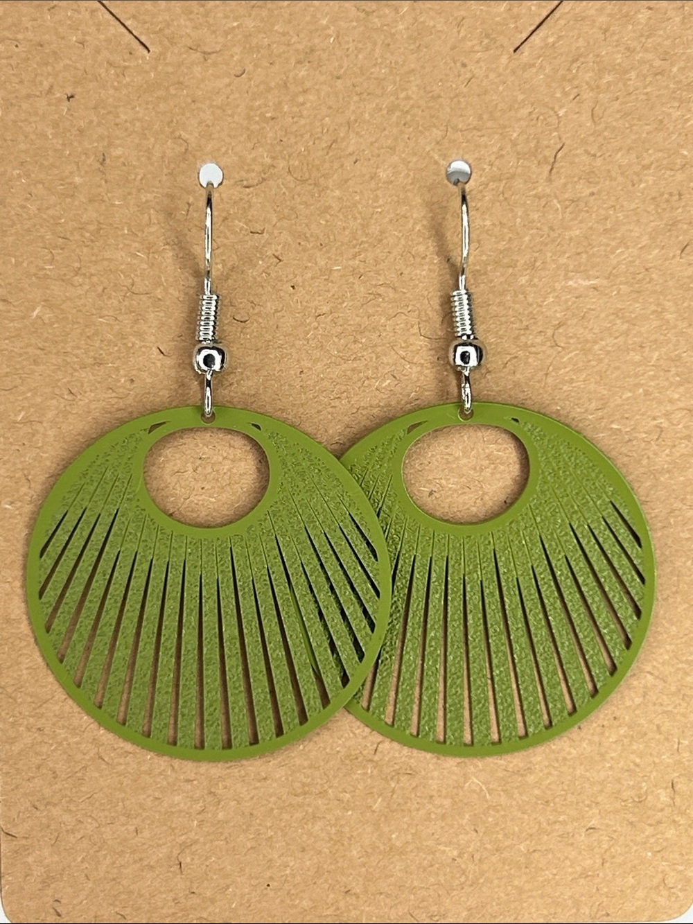 Green Filigree Fan Cut Drop Earrings Fashion Jewelry - Picture 1 of 4